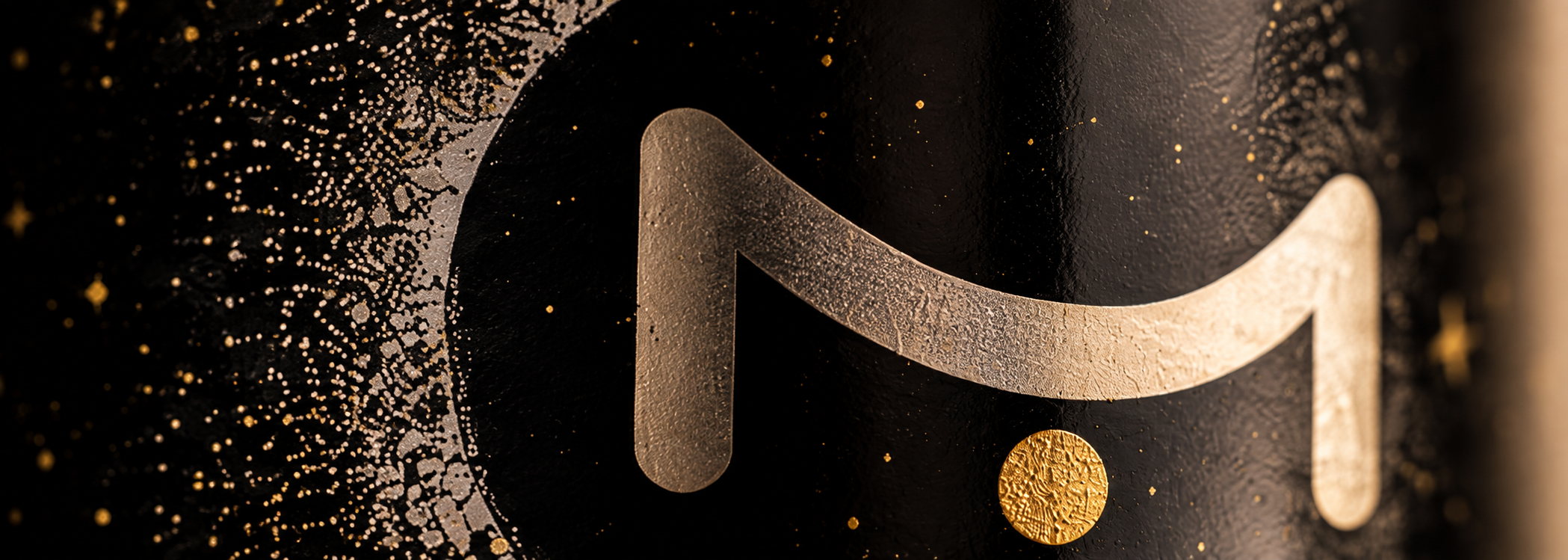 Speckled Gold M on Black Label